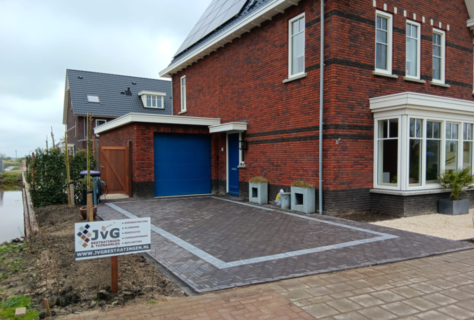 Oprit bestrating donkergrijs met lcuthgrijs